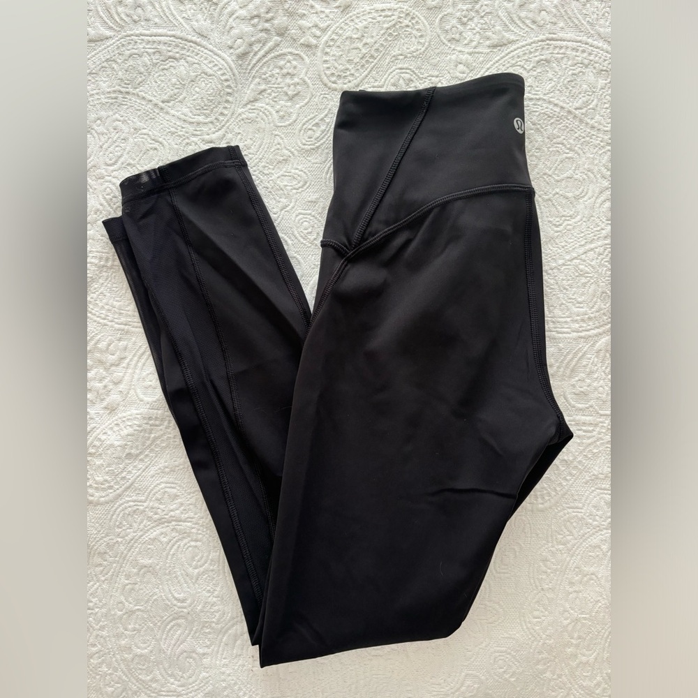 Lululemon cropped leggings with mesh